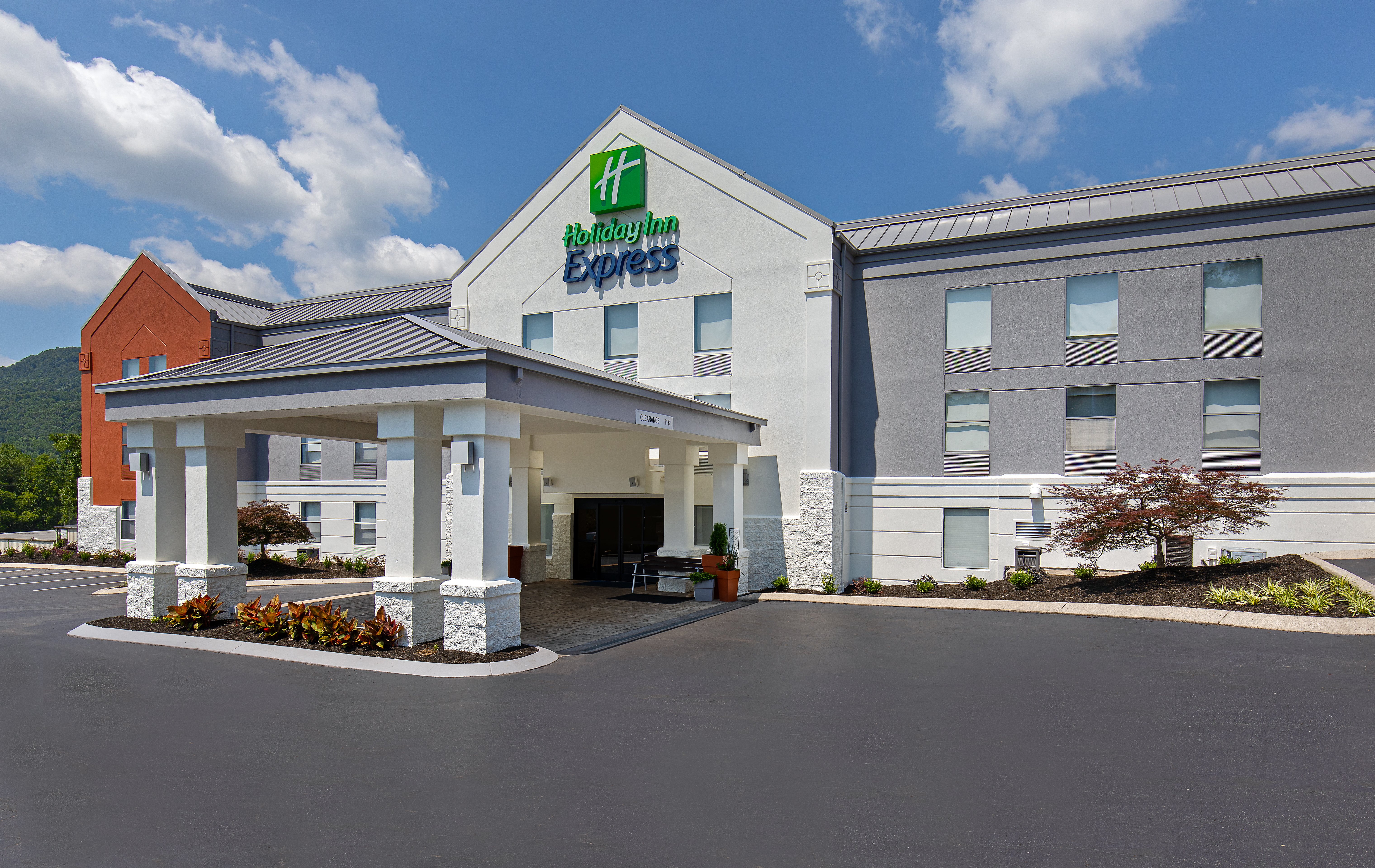 Holiday Inn Express And Suites Kimball 9/50