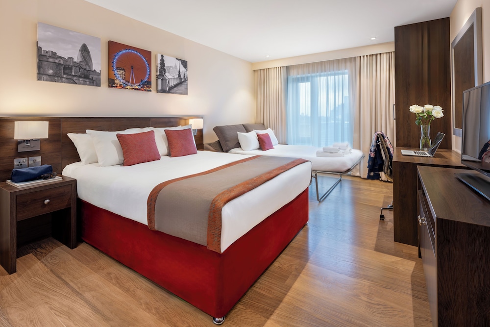 DELUXE, STUDIO, QUEEN BED, SOFA