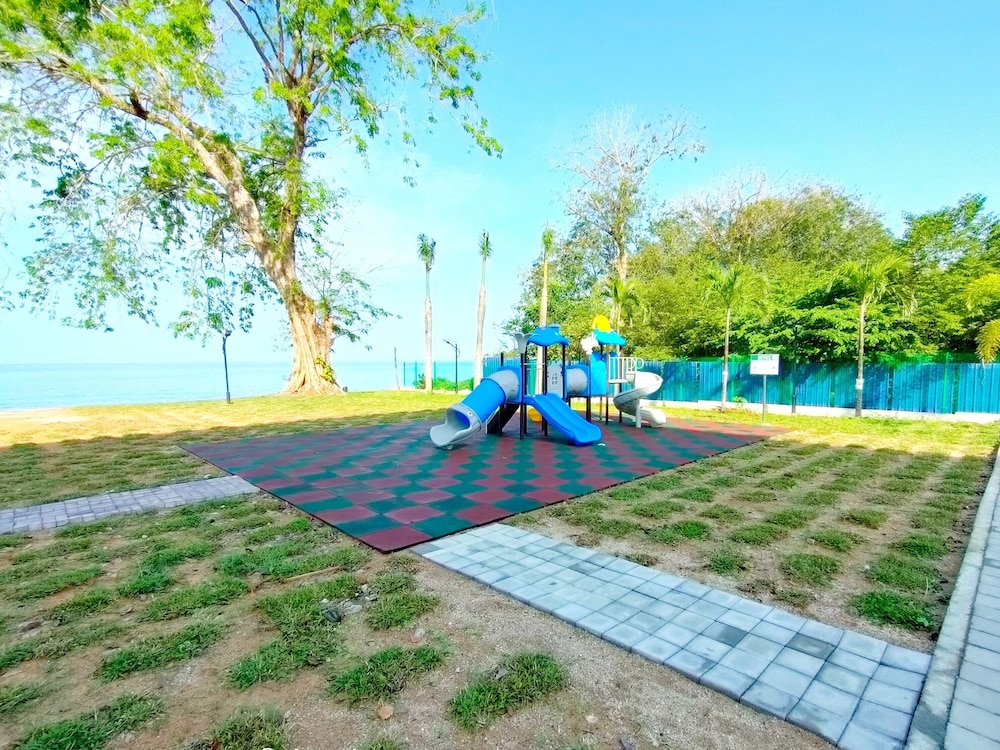 Pacific Regency Beach Resort Port Dickson 39/48