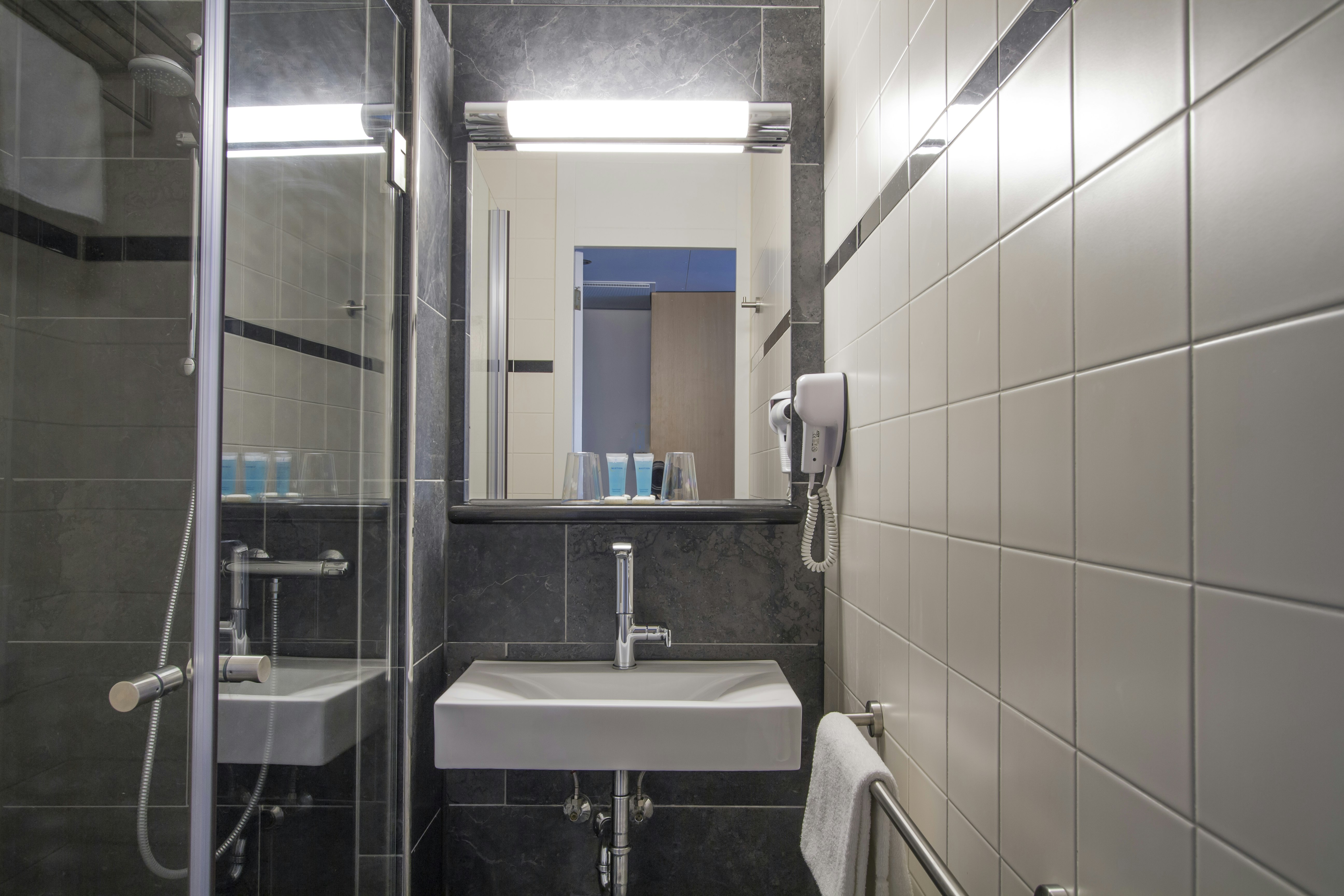 BASTION HOTEL DORDRECHT PAPENDRECHT 43/44