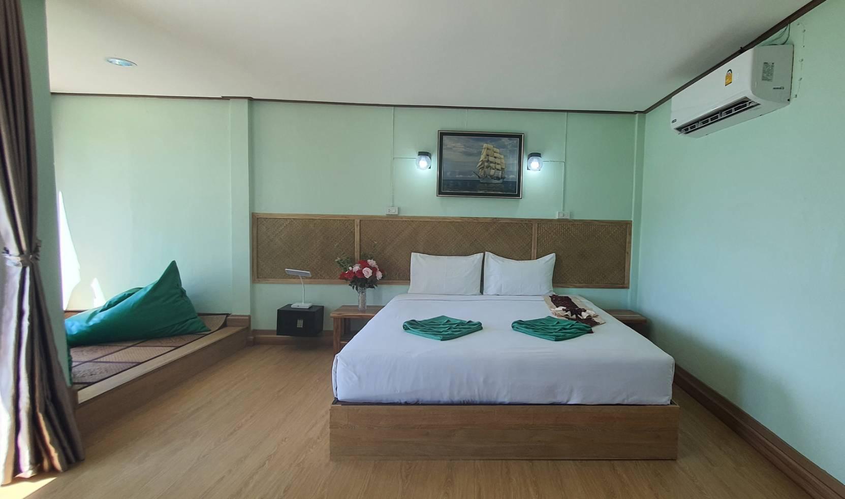 Deluxe, Bungalow, Beach Front