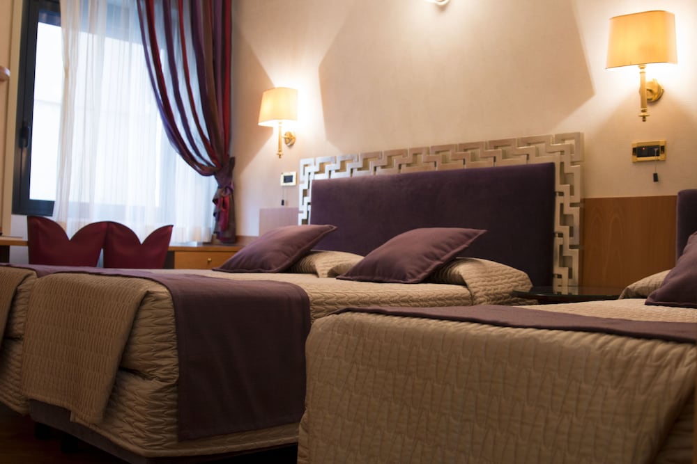 Hotel Europa SNC 48/56