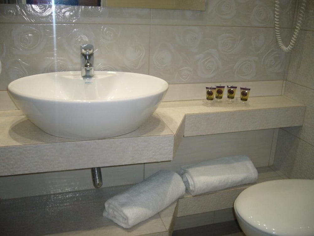 Rhodian Rose Hotel 56/58