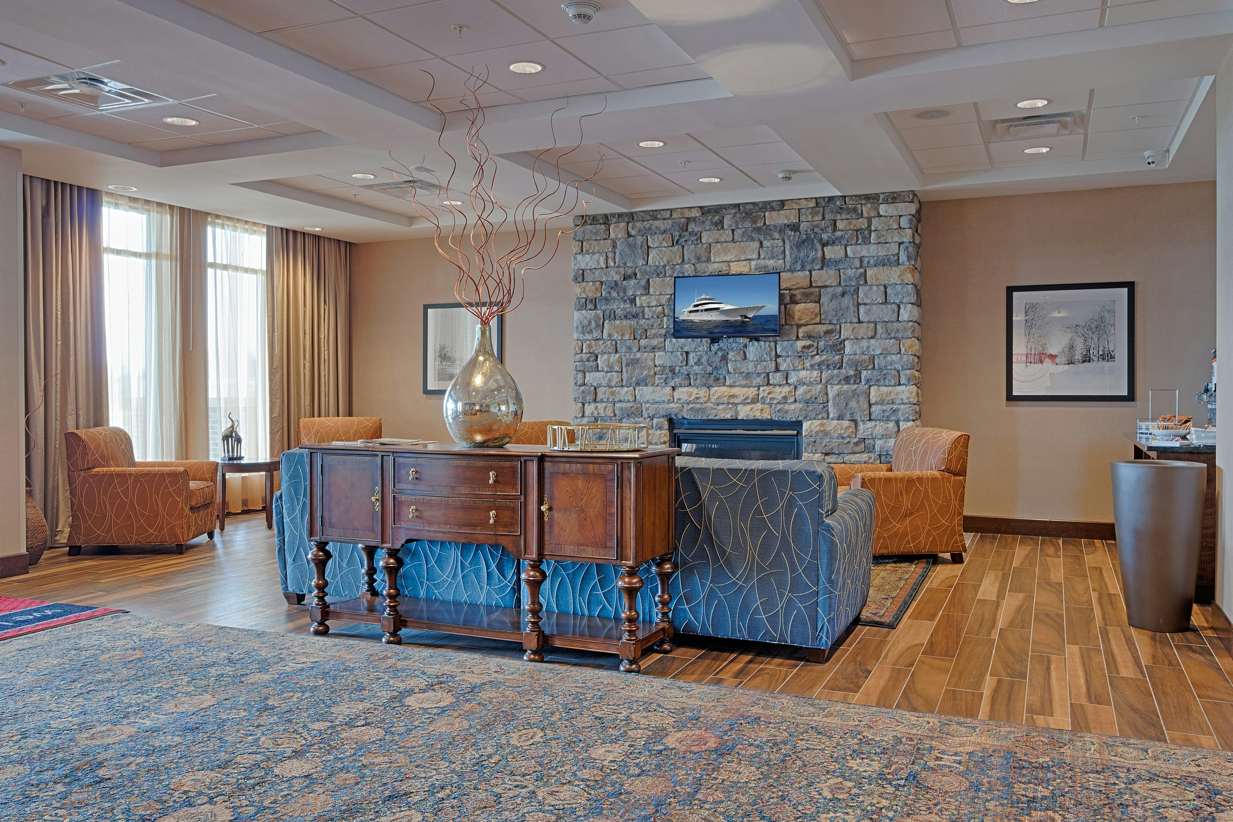 Hampton Inn Suites Cazenovia Ny 33/41