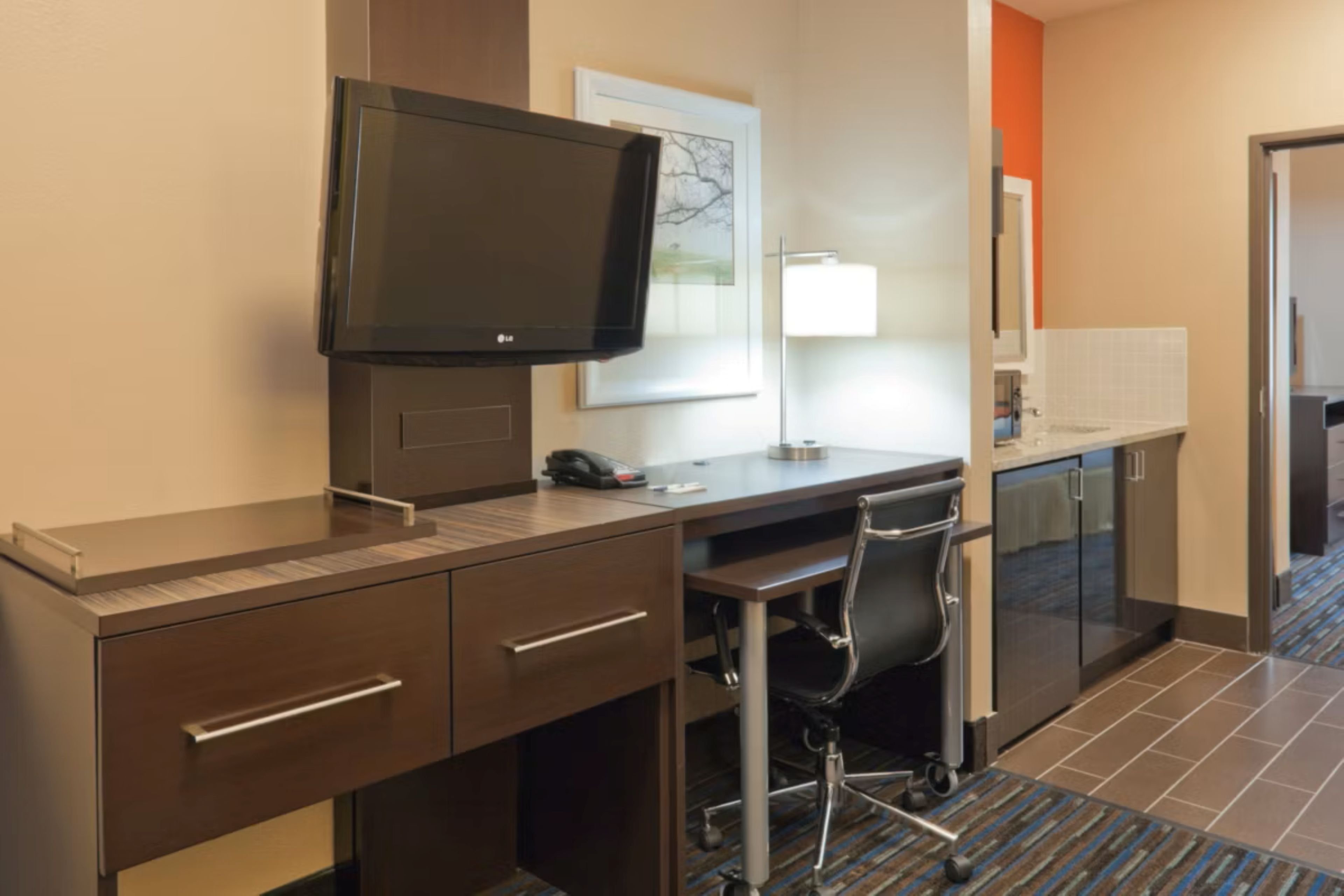 Holiday Inn Express Hotel Suites Fulton 48/51