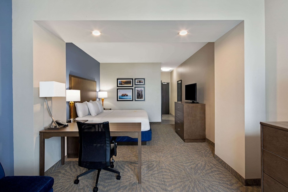 La Quinta Inn Suites By Wyndham Morgan Hill San Jose South 40/46