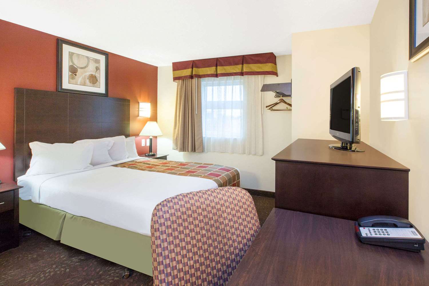 Travelodge by Wyndham Romulus Detroit Airport 10/23