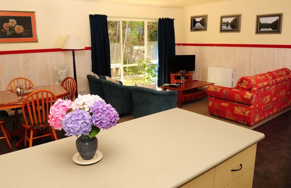 THE CRAYS ACCOMMODATION 22/46