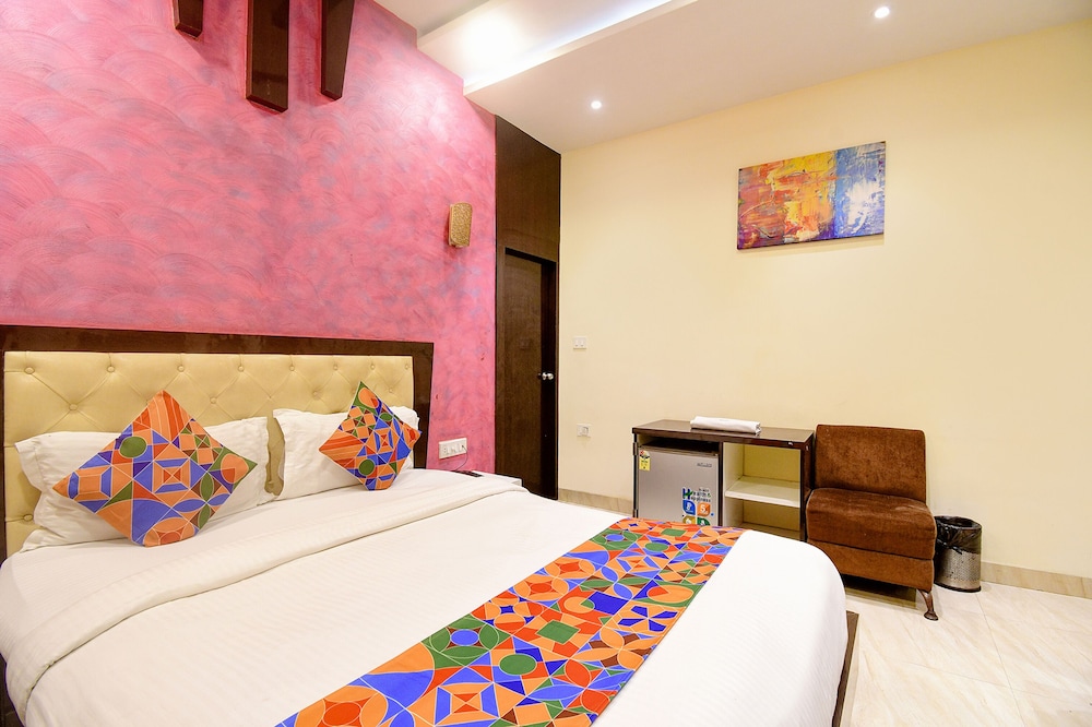 Oyo 15617 Abi's Inn 12/50
