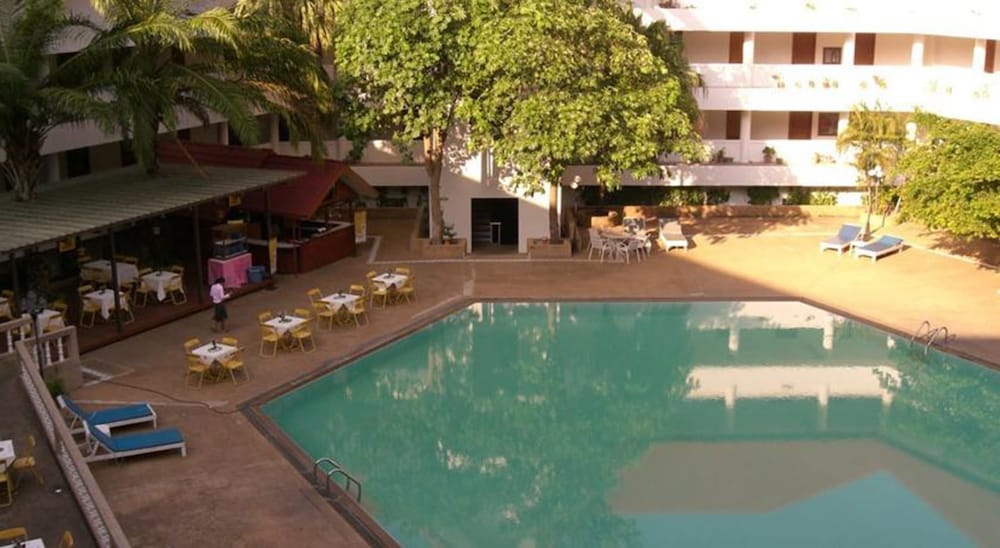 Pailyn Sukhothai 38/50