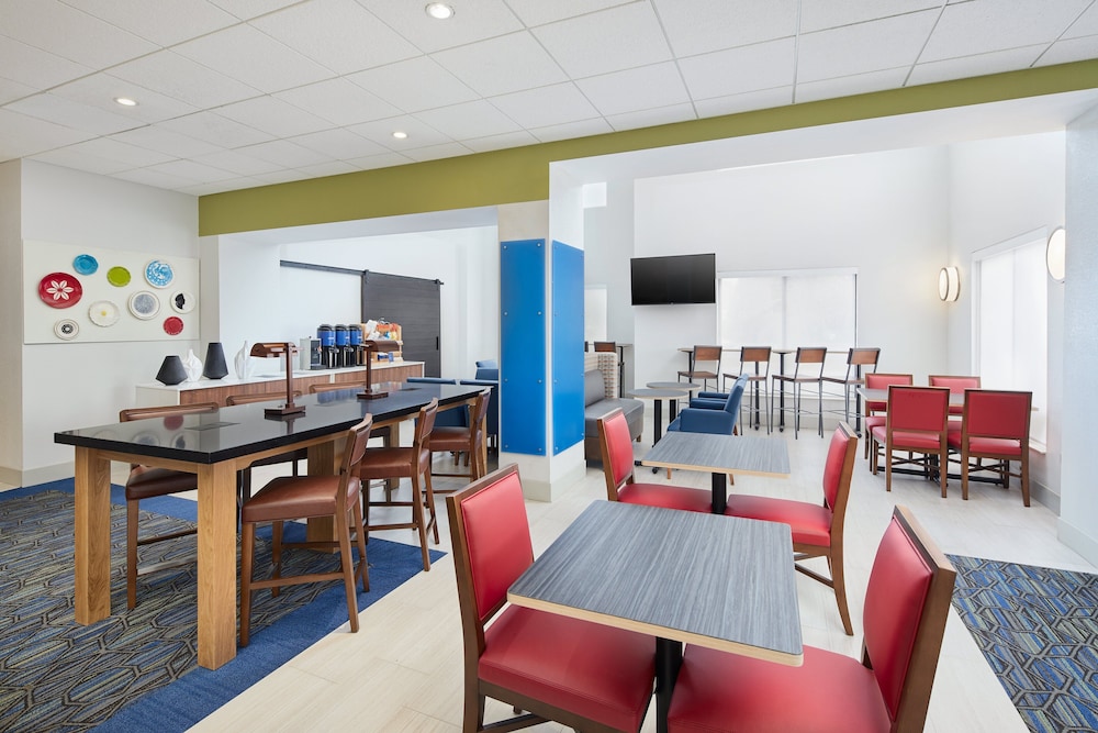 Holiday Inn Express Hotel & Suites Port Richey 45/63