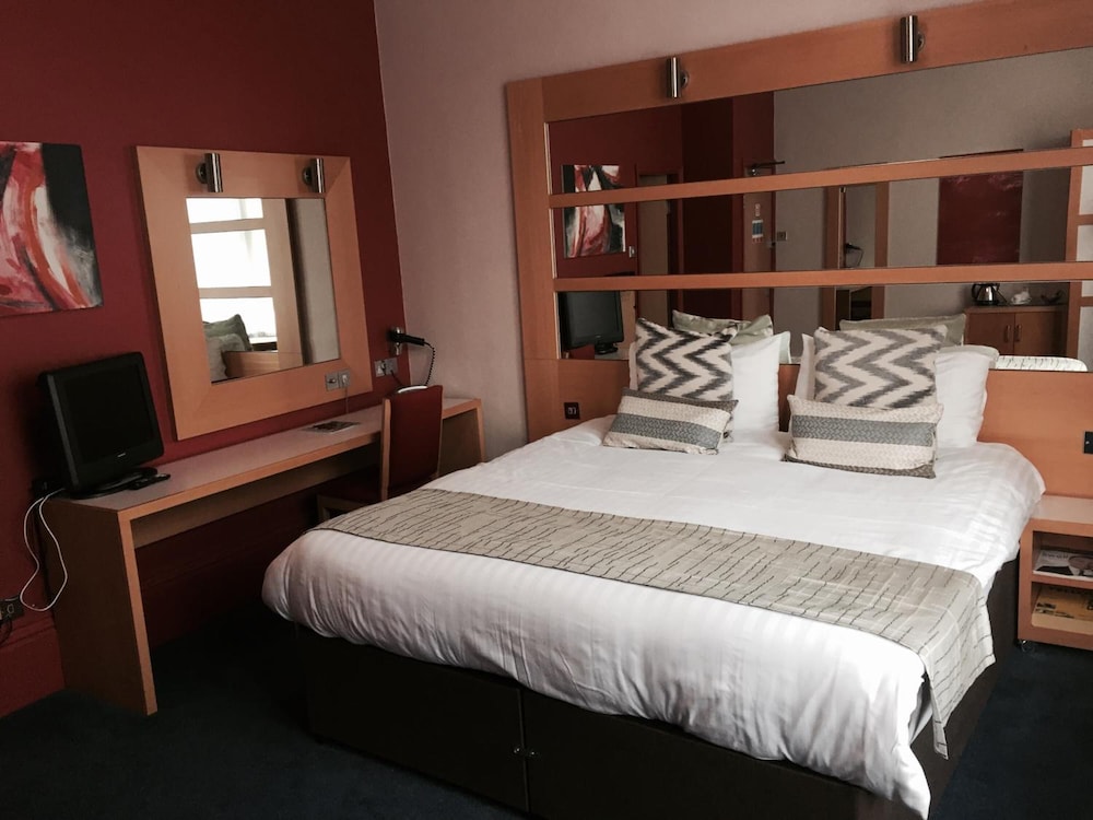 Regent Hotel 13/42