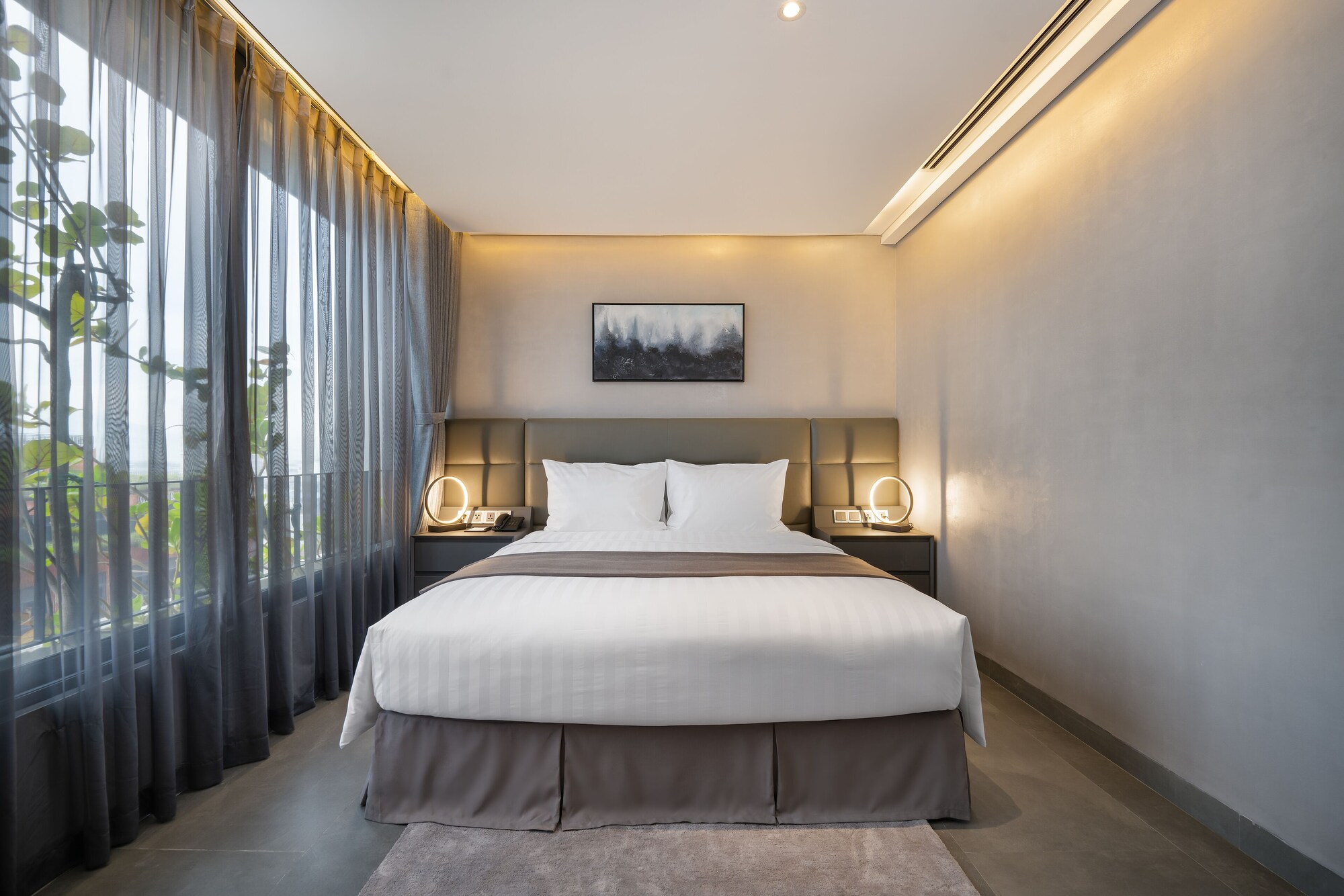 SIGNATURE, SUITE