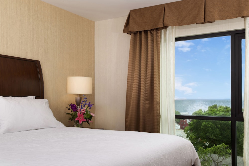Hilton Garden Inn Burlington Downtown 11/73