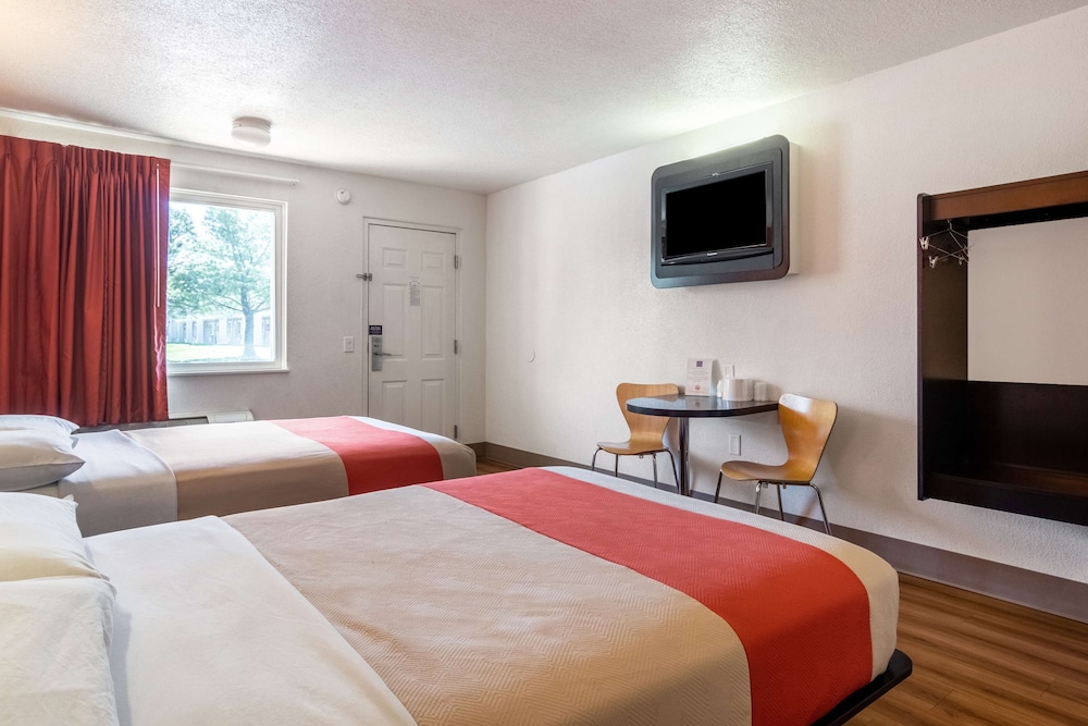 Motel6 Youngstown, OH 5/31