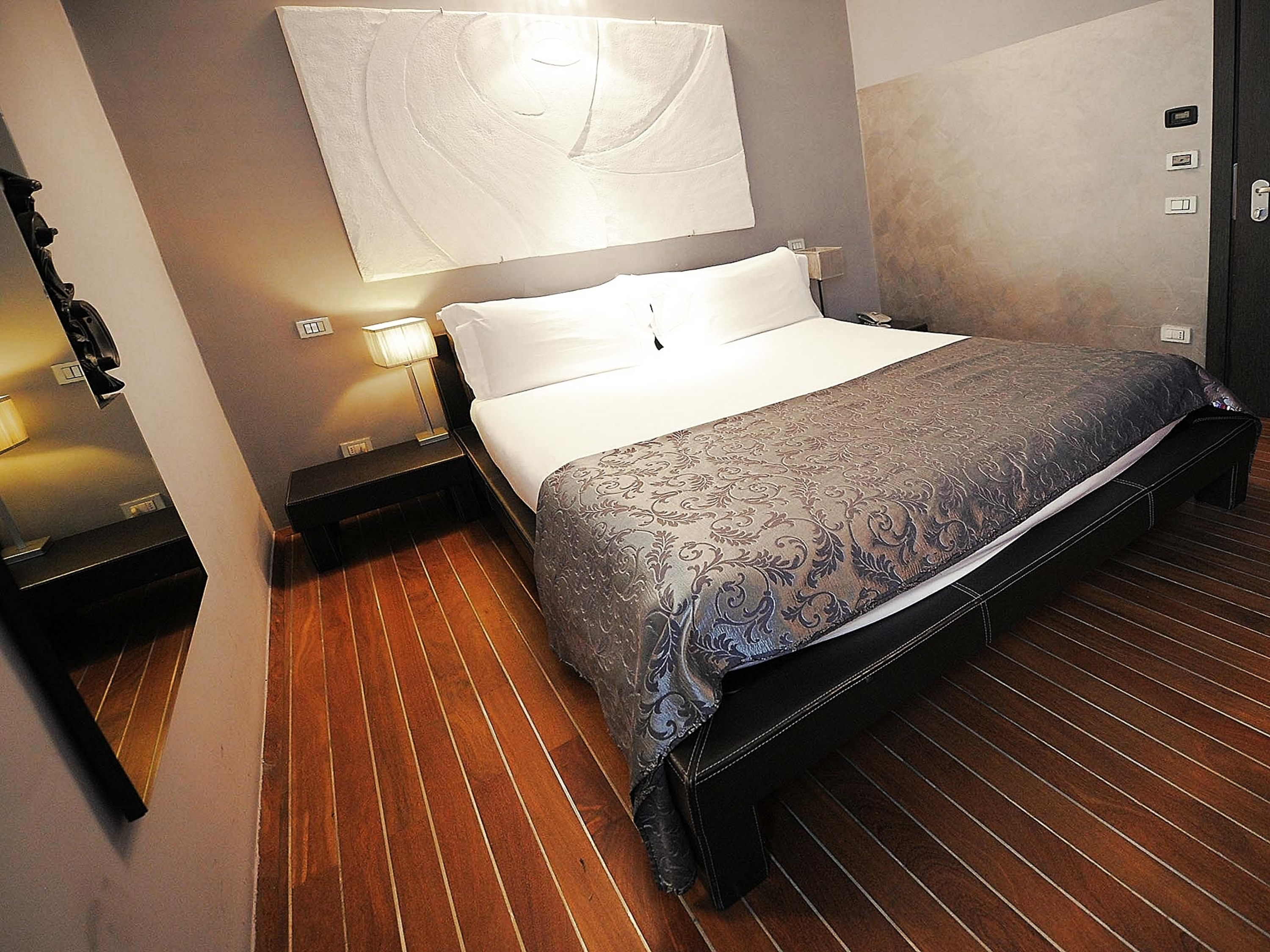 SUPERIOR, DOUBLE BED