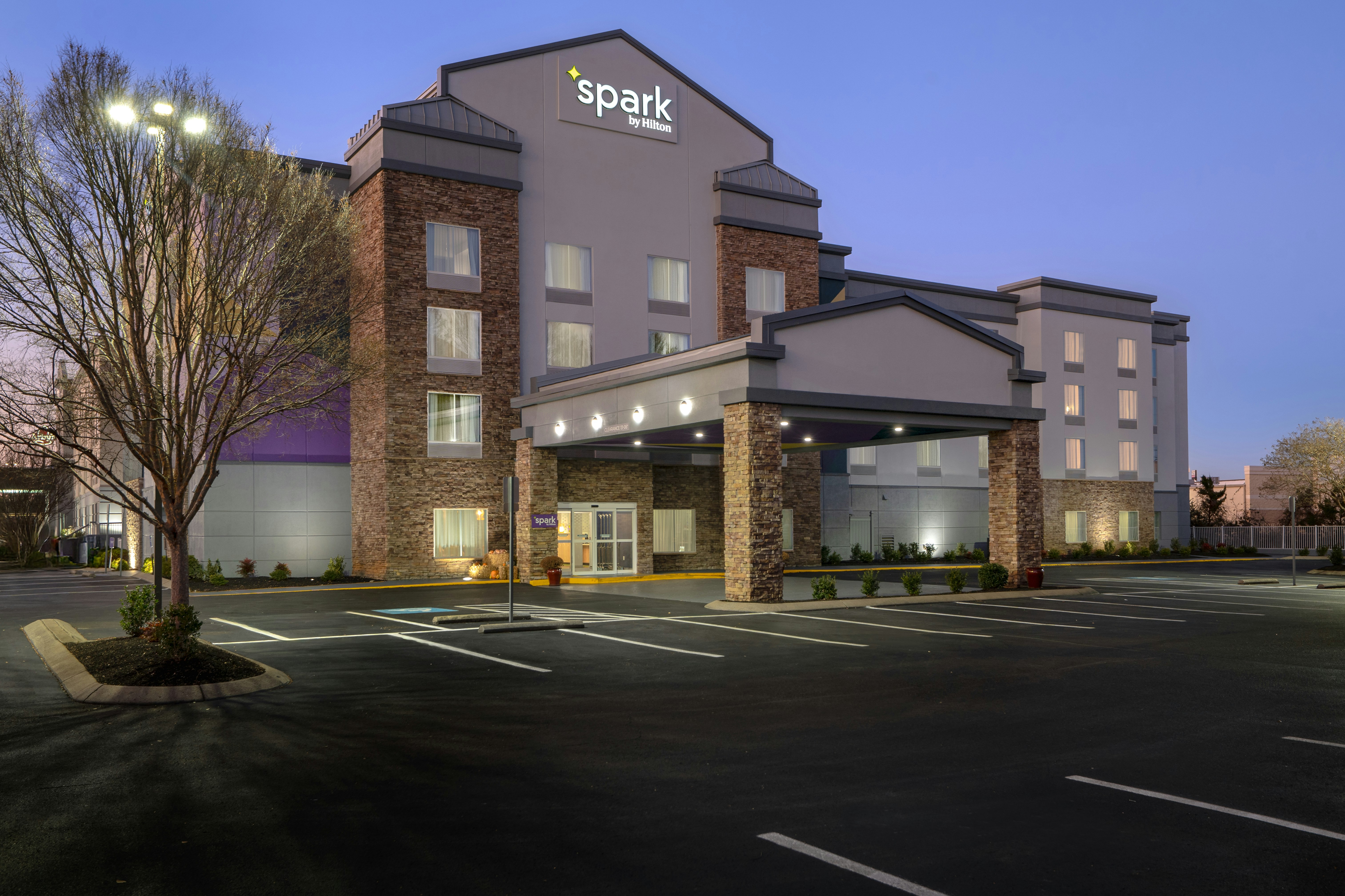 Spark by Hilton Murfreesboro 30/34