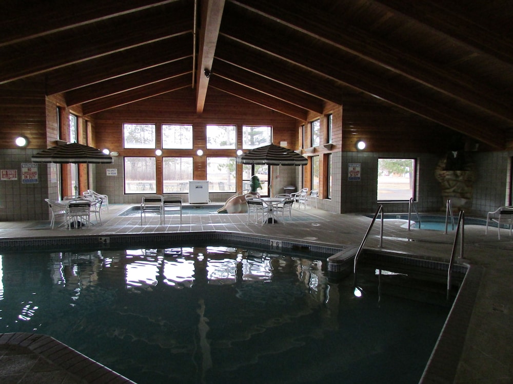 Shell Lake Lodge, a Travelodge by Wyndham 30/55