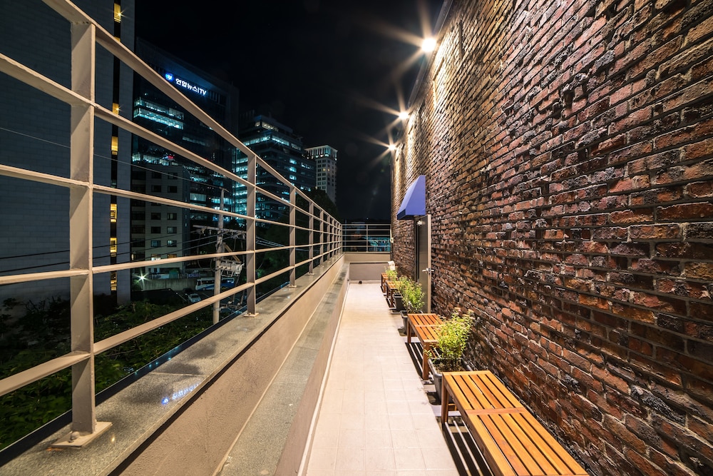 Soo Song Guest House 74/78
