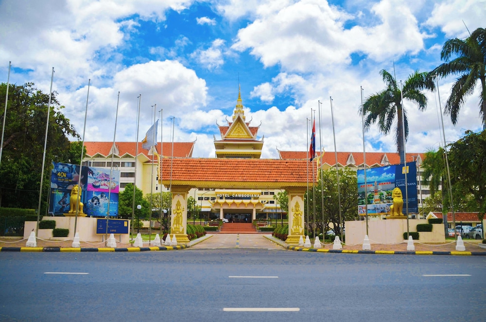 Cambodiana Hotel 43/50