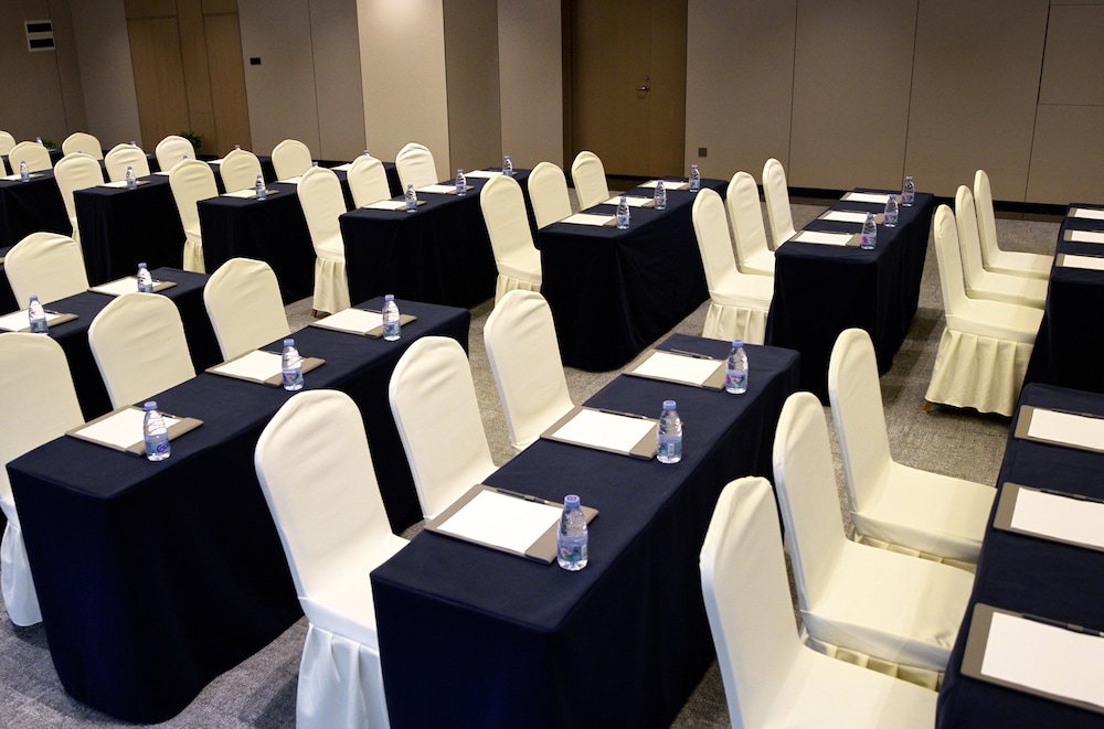 UrCove by HYATT Guangzhou Huadu Baiyun International Airport 66/72