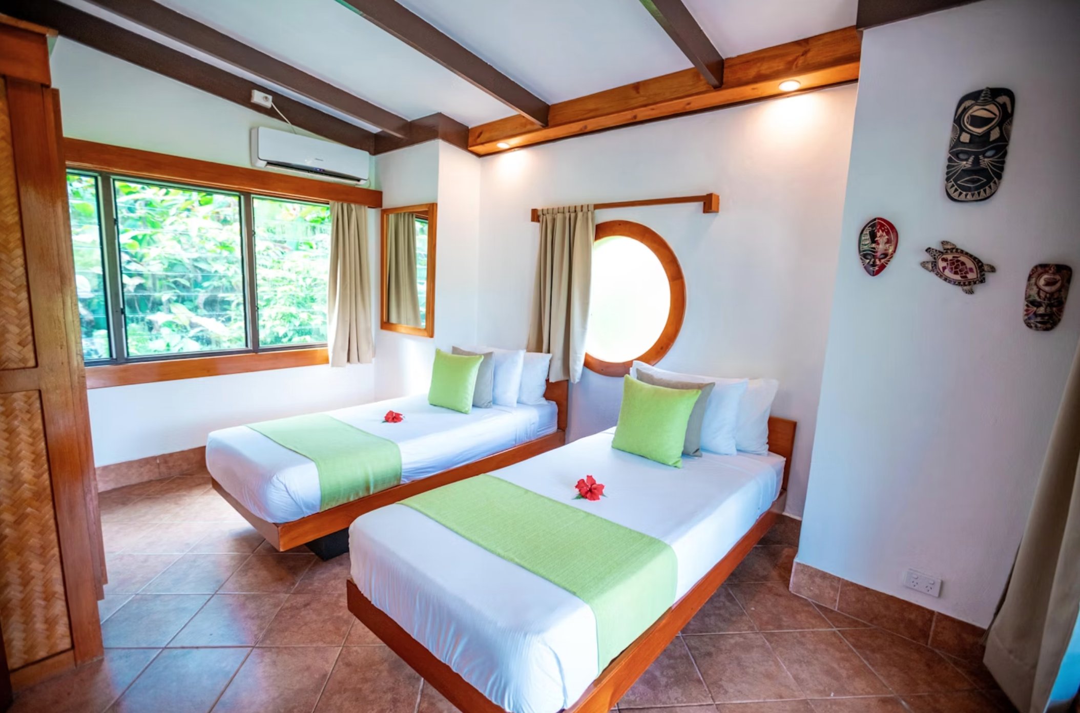 2 Bedrooms, Bure, Pool