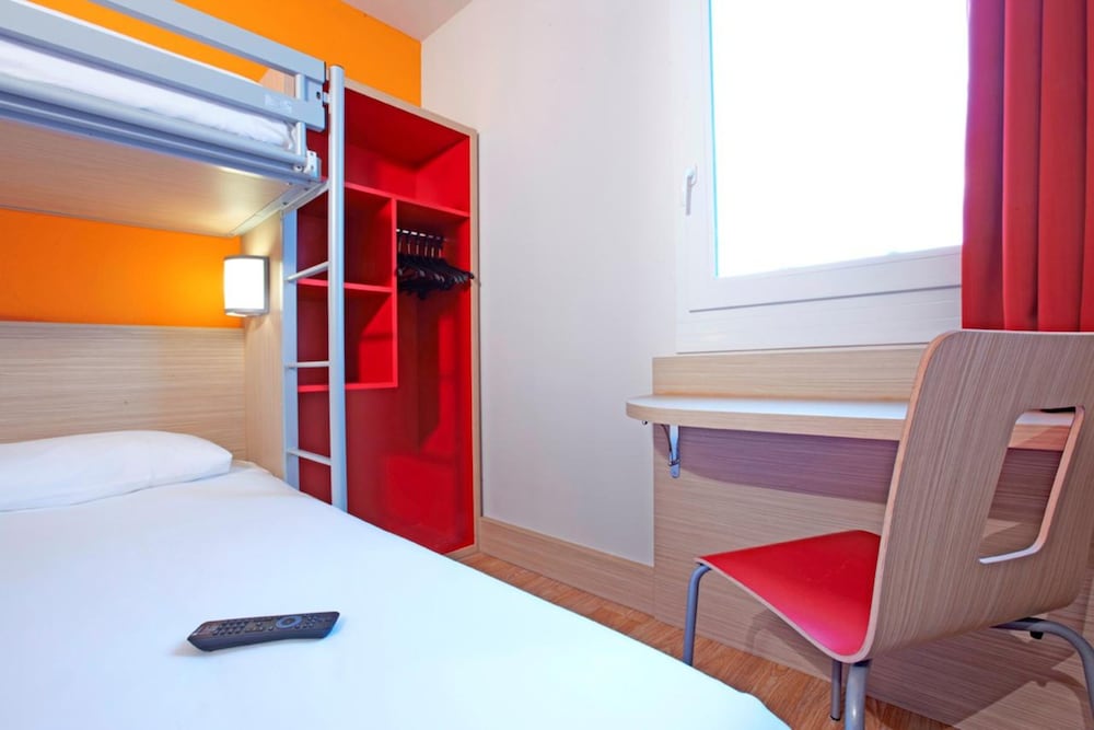 Kyriad Direct Mont De Marsan - St Avit 22/50
