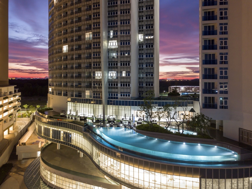 Pinetree Marina Resort 9/63