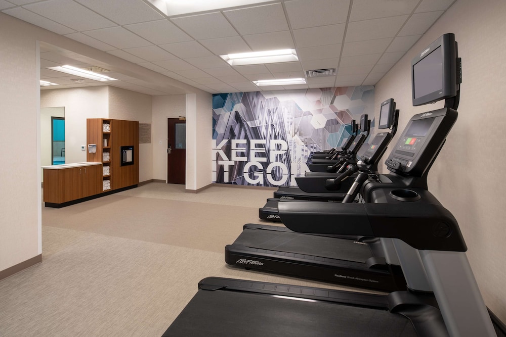 Sonesta Select Nashville Airport Suites 18/33