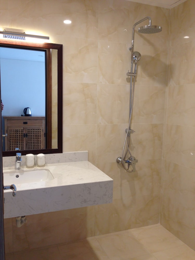 Lenid Nha Trang Hotel 24/66