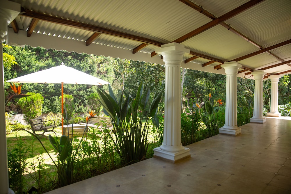 Marli Hill Bungalow - CGH Earth 24/28