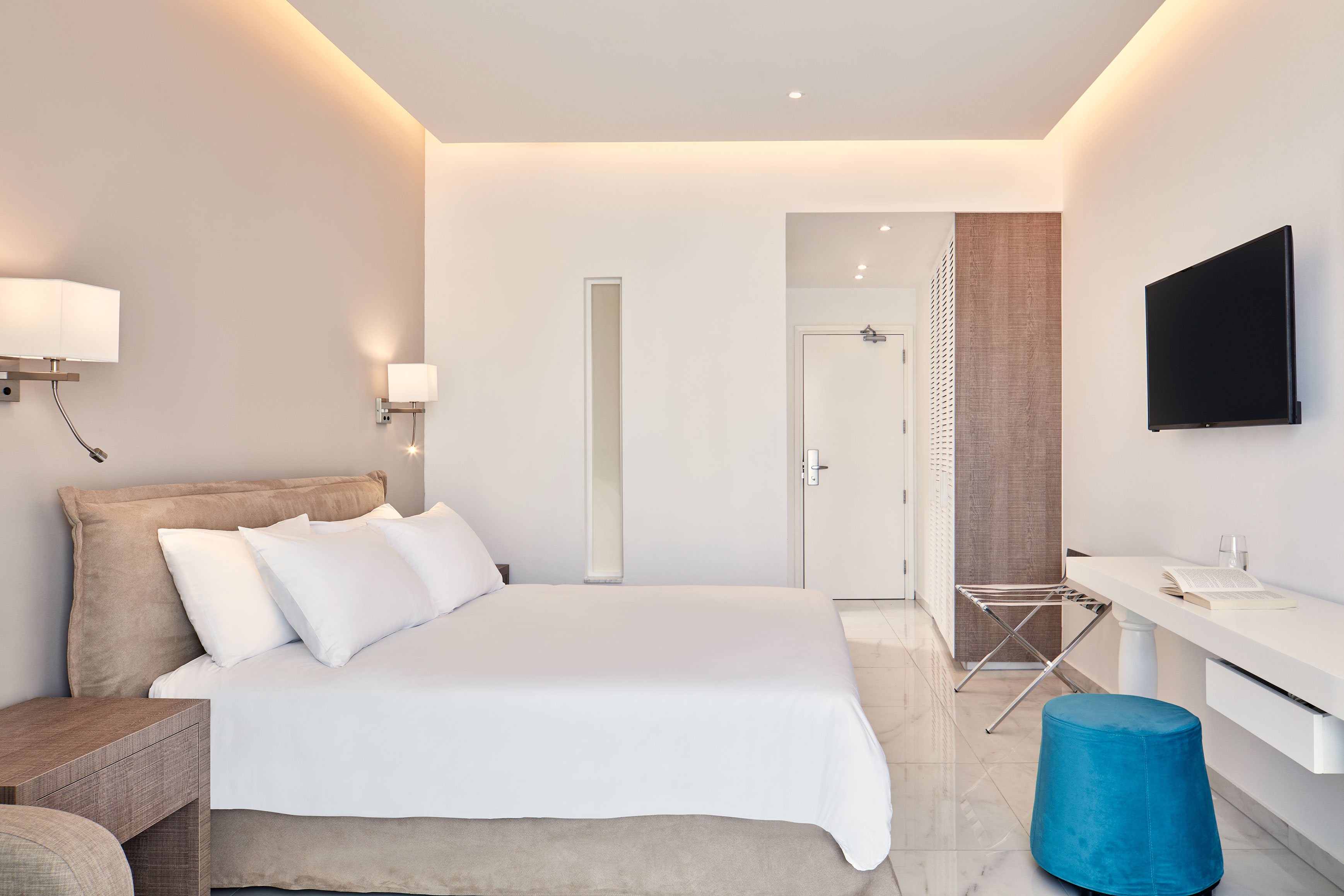 Superior, Double Bed, Lateral Side Sea View