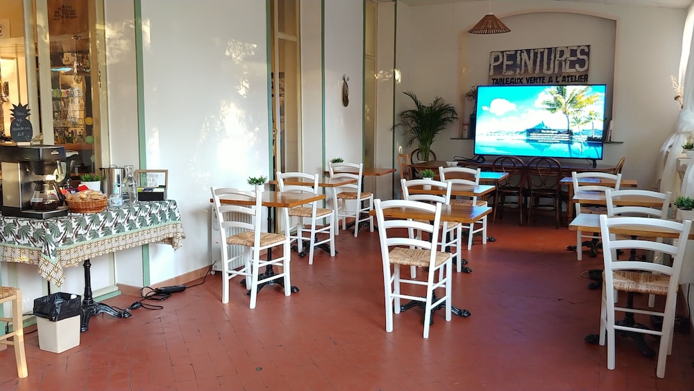 LE VICTORIA 57/66