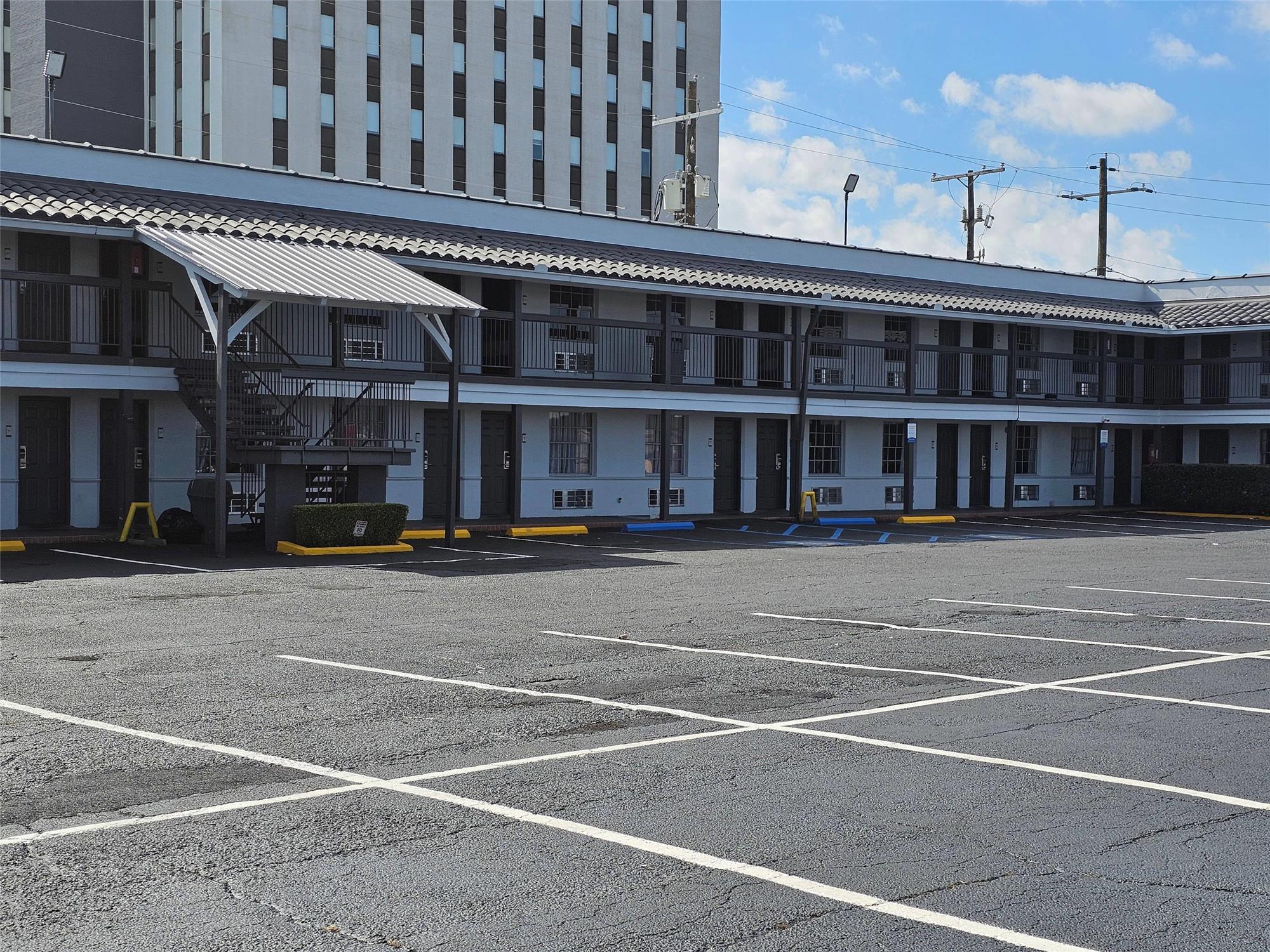 Quality Inn & Suites Metairie, LA 17/19
