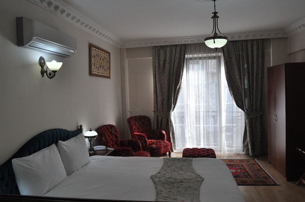 Basileus Hotel 63/79
