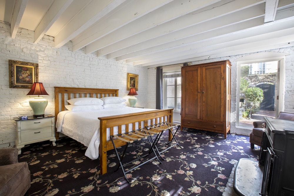 Foley House Inn 35/75