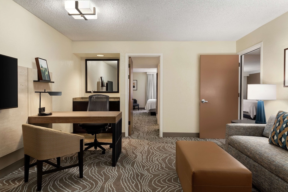 Embassy Suites by Hilton Phoenix Tempe 34/56