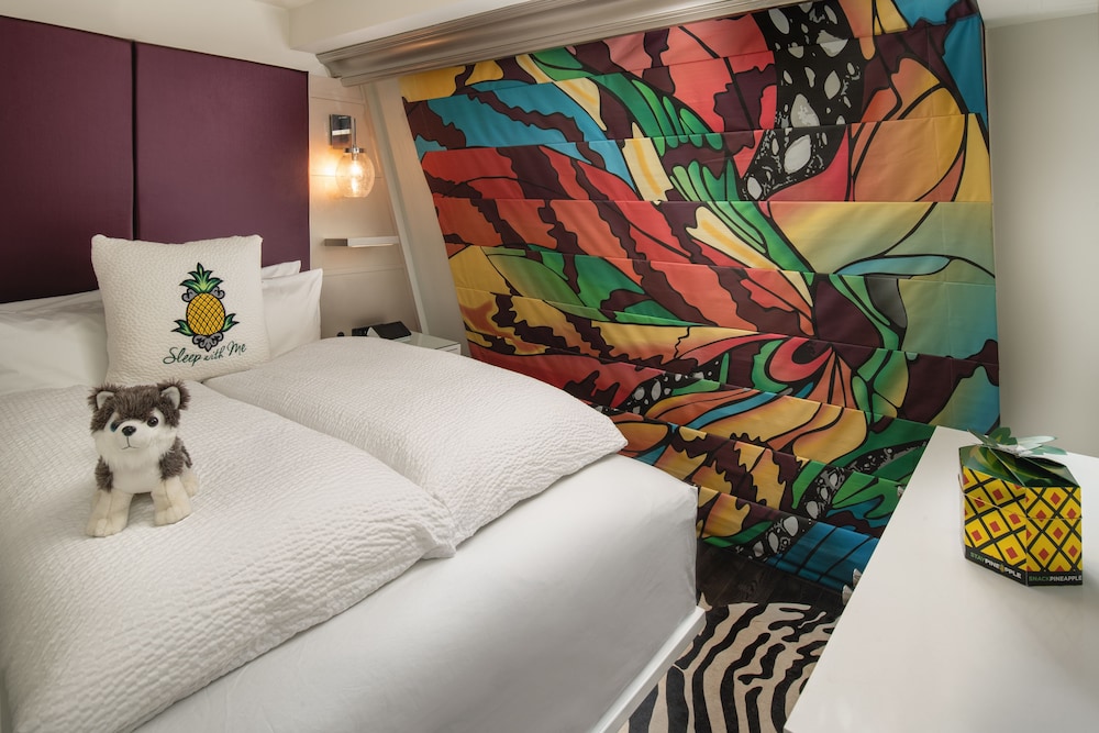 Staypineapple An Artful Hotel Midtown New York 31/65