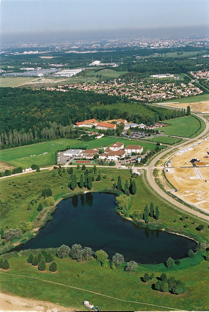Espace Leonard De Vinci 42/50