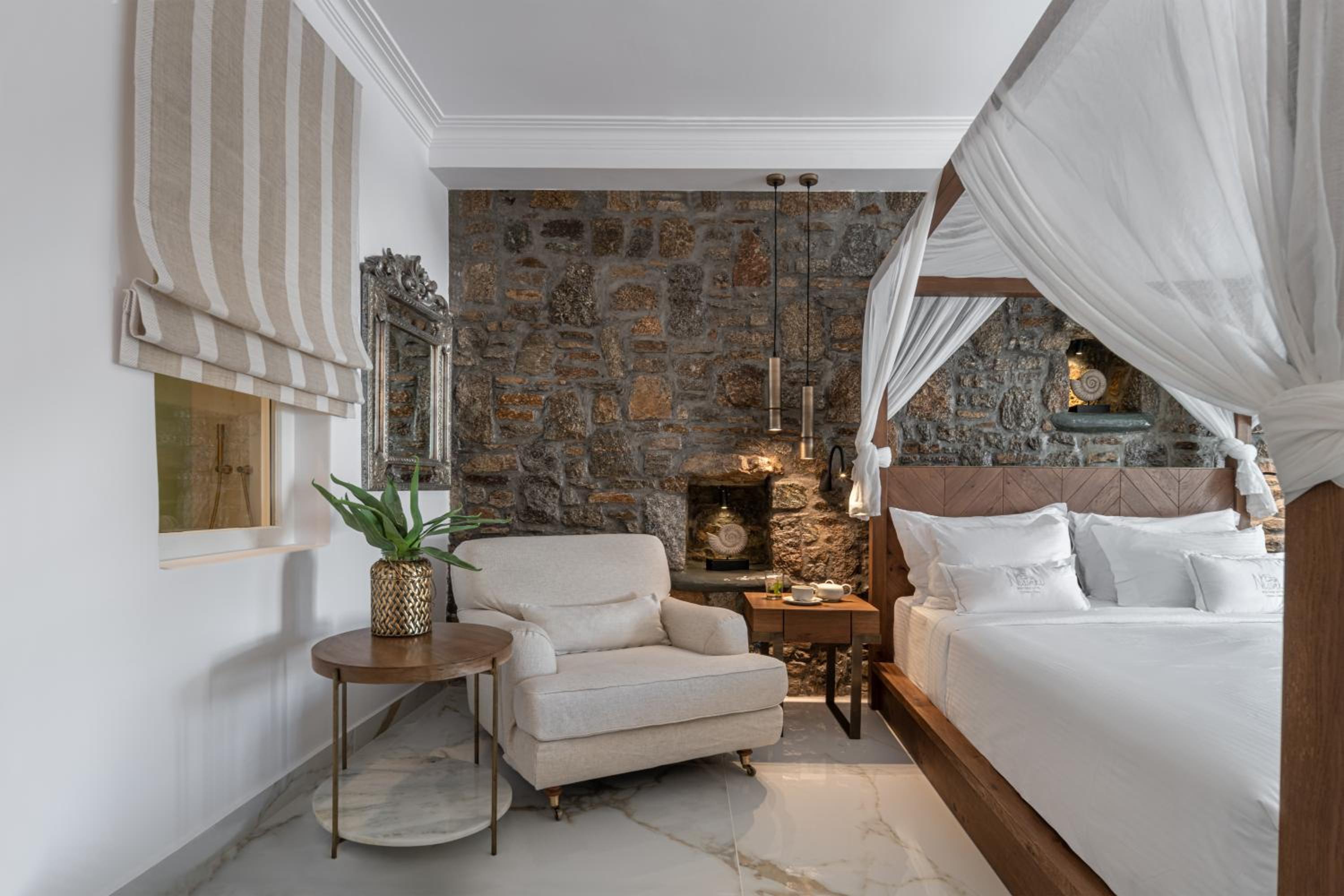 Honeymoon, Dreamy, Suite, Sea View, Outdoor Jetted Tub، Nissaki Boutique 6/10