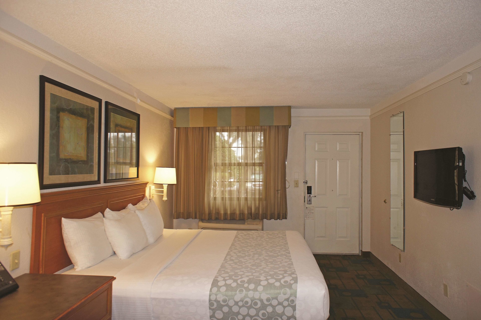 غرفة بسرير كينج لذوي الإعاقة، La Quinta Inn Pensacola 5/9