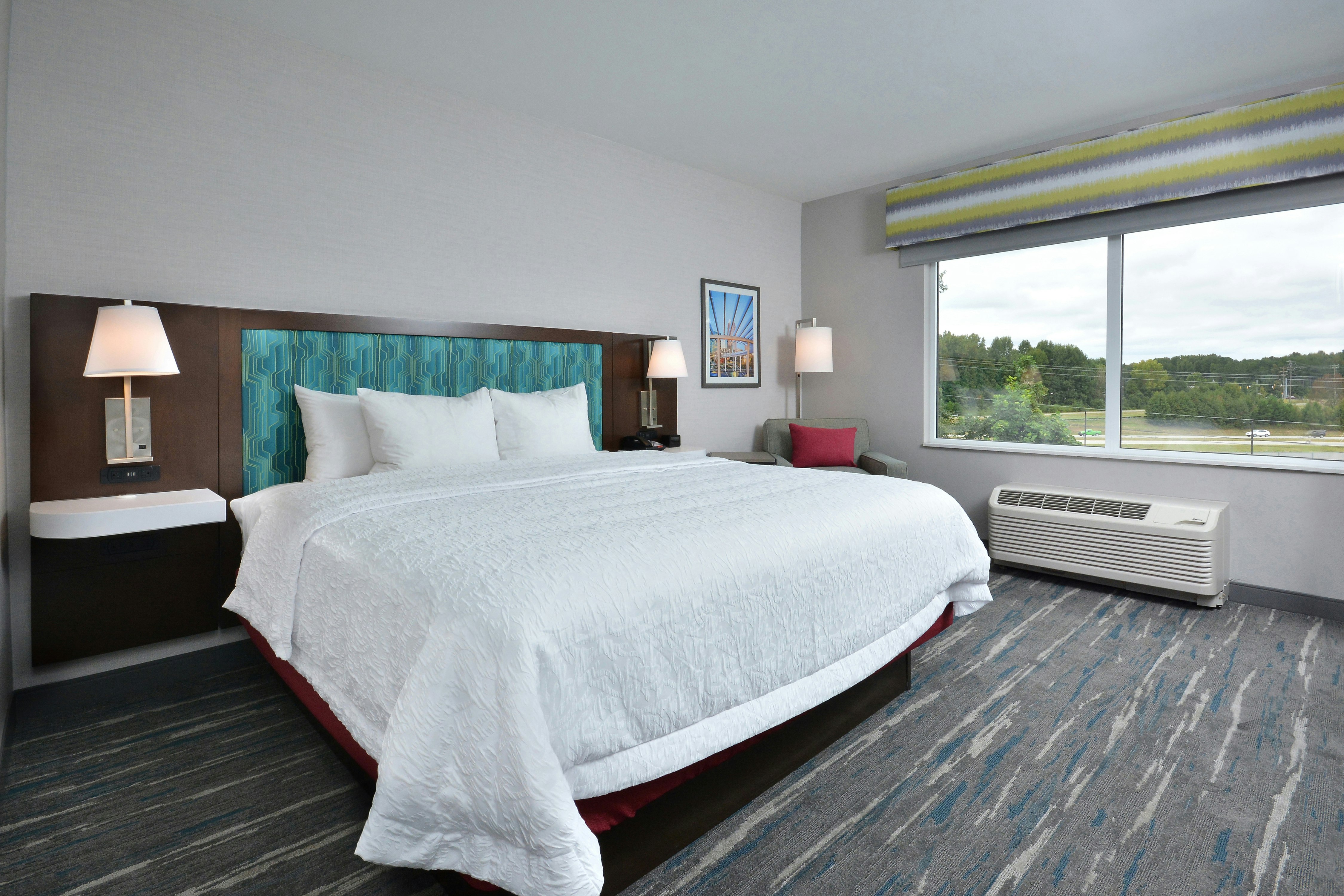 ROOM, KING BED