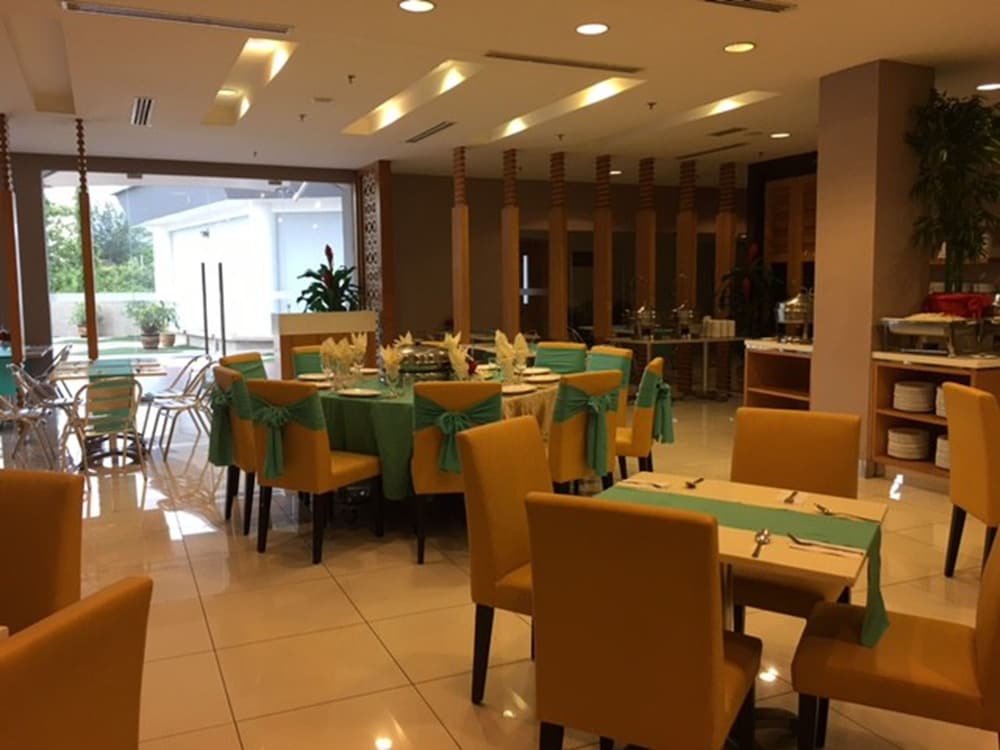 Raia Hotel Kota Kinabalu 33/45