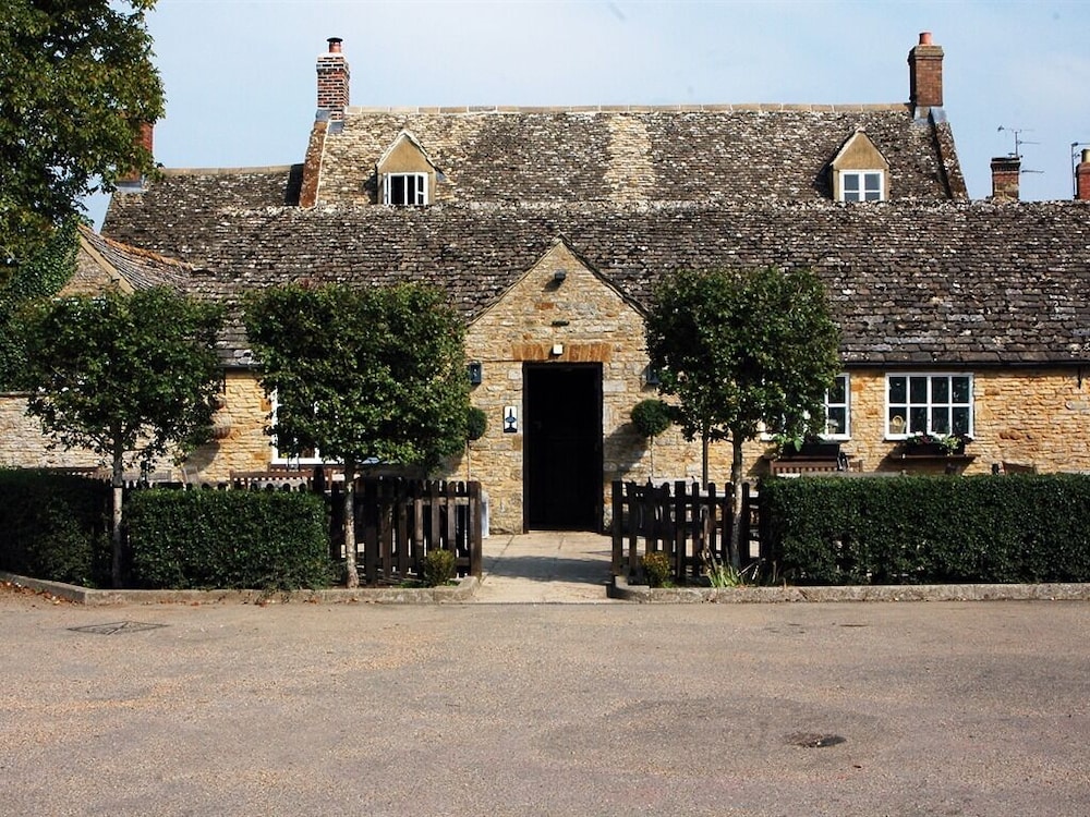 The White Horse Inn 57/62