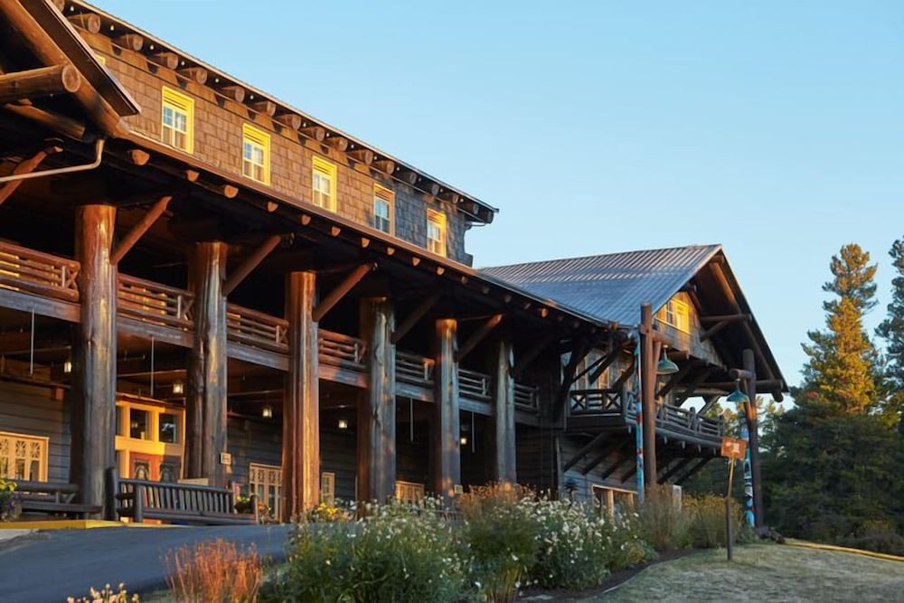 Glacier Park Lodge 2/46