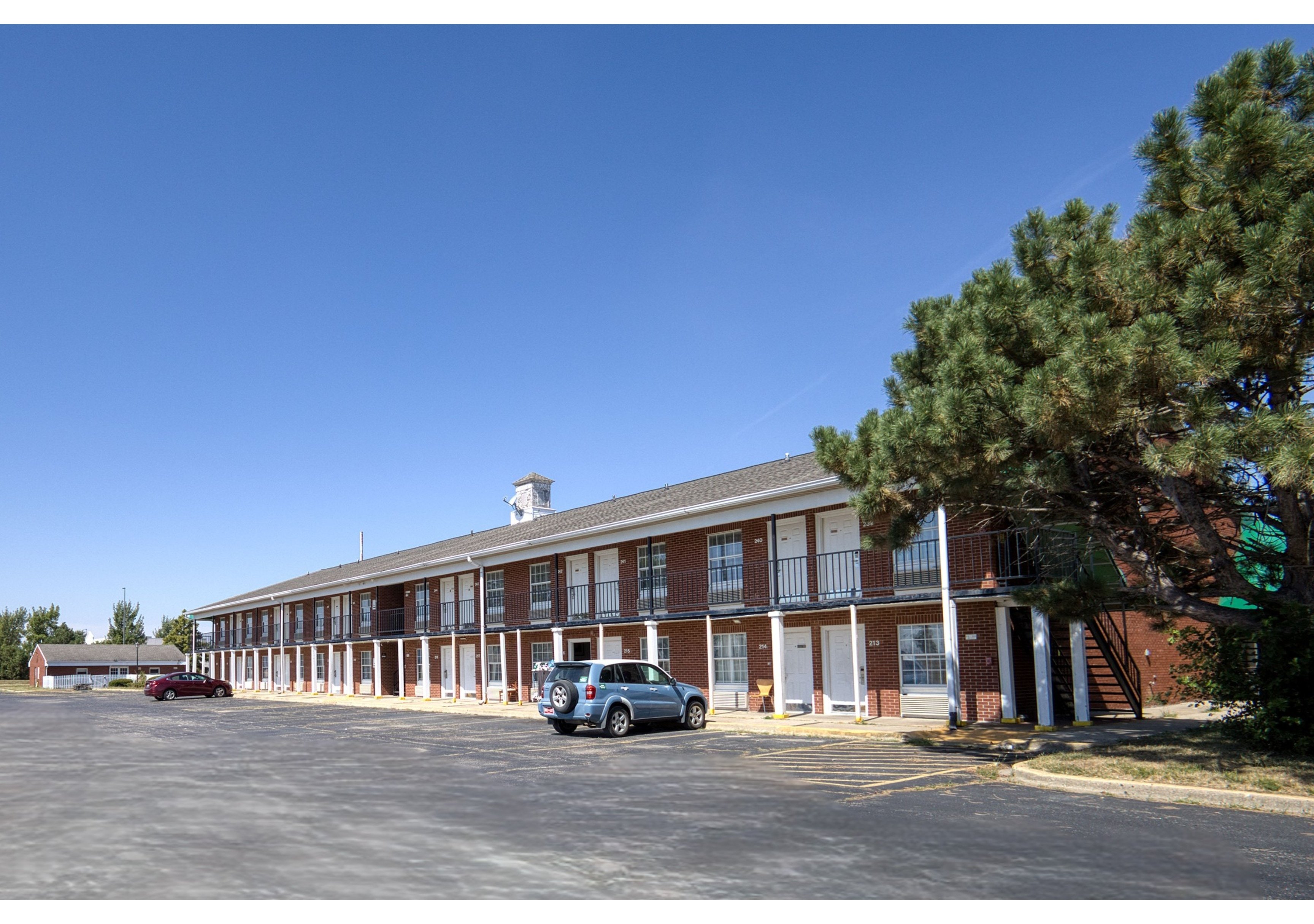 Economy Inn and Suites 50/68