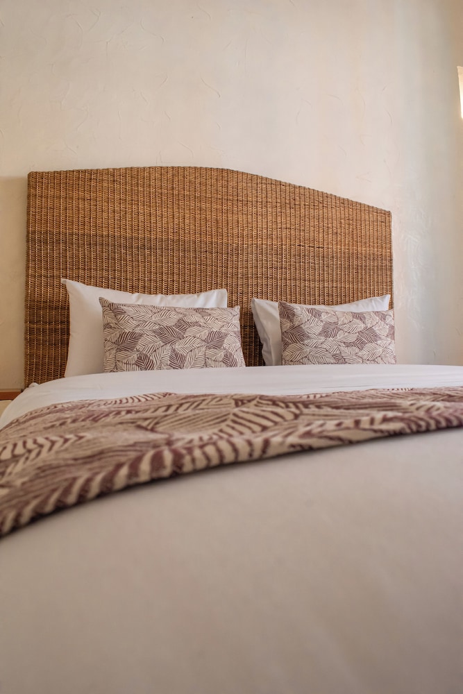 Casa Noa Colonial Rooms 17/48