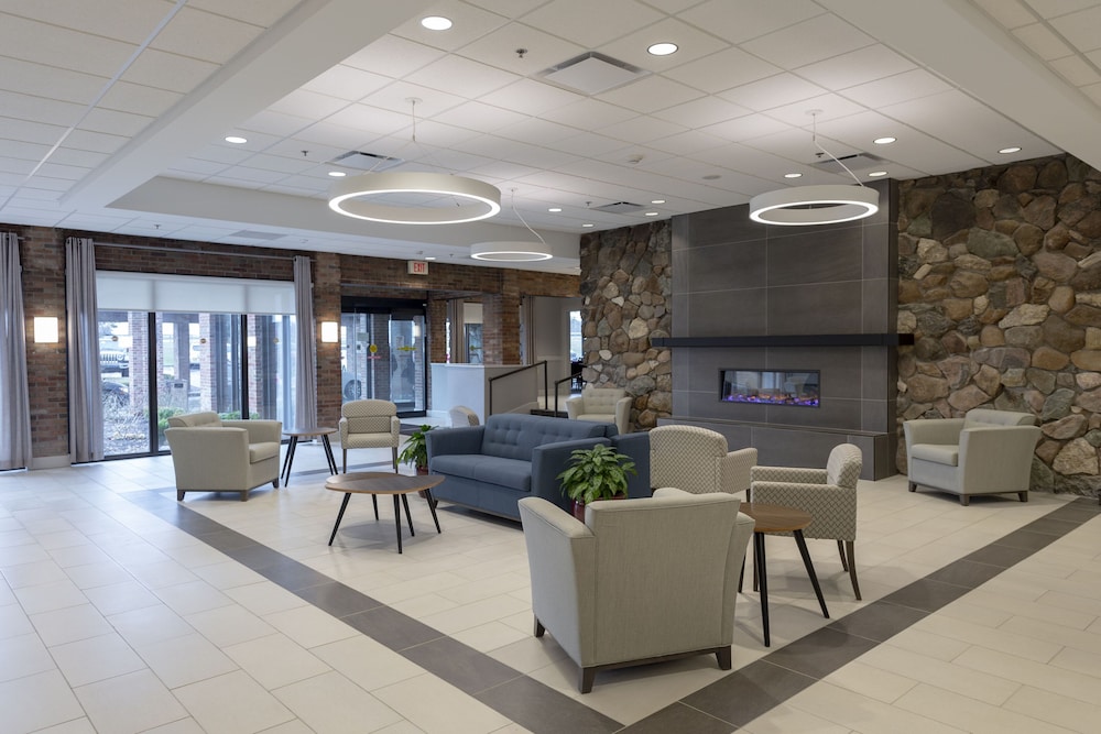RIT INN & CONFERENCE CENTER 38/56