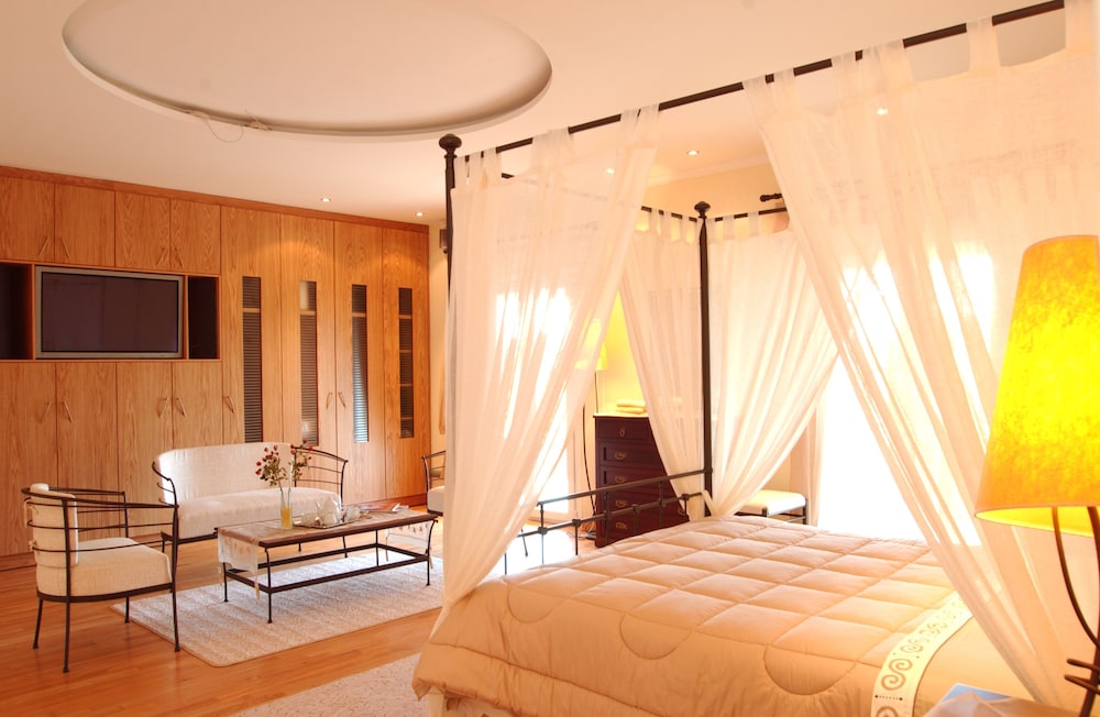 6 BEDROOMS, CLASSIC, VILLA