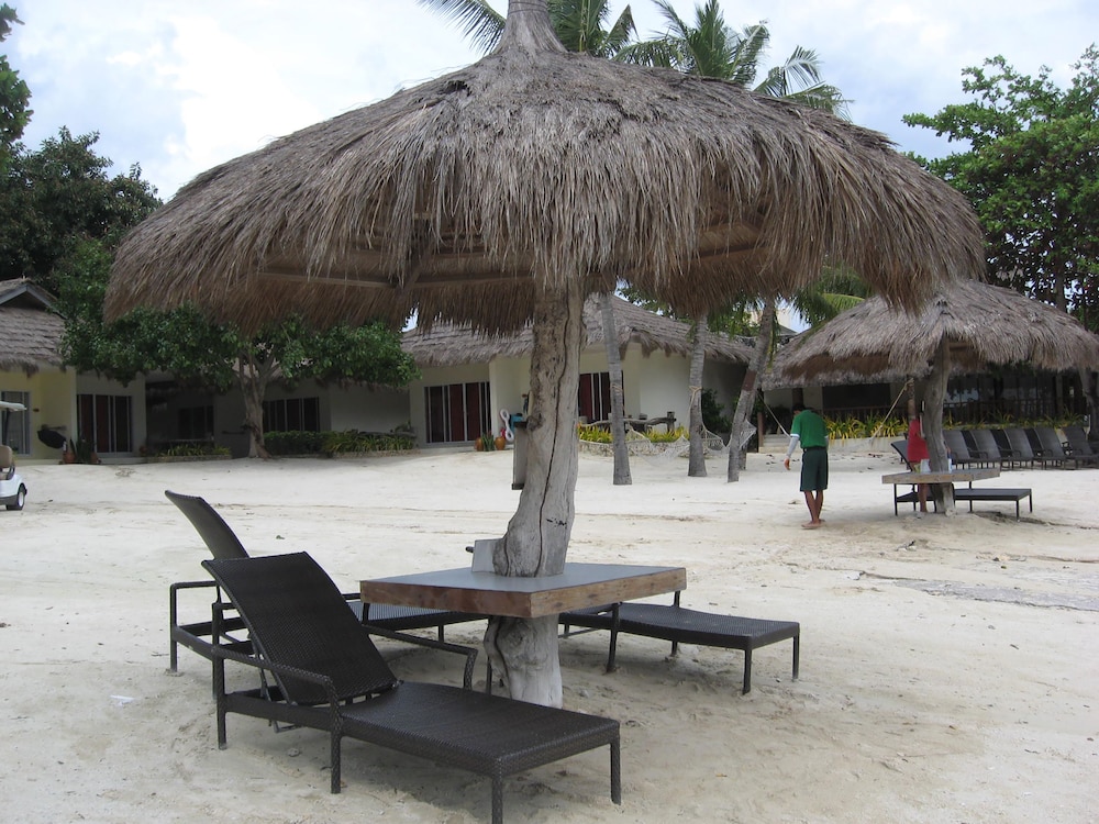 Bluewater Maribago Beach Resort 44/50